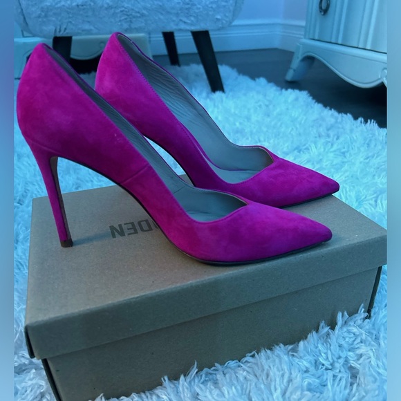 Stuart Weitzman, fuchsia suede pumps🌸 - Picture 5 of 8